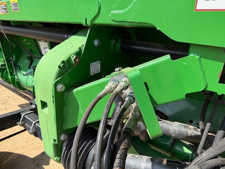 2014-john-deere-30-image-16