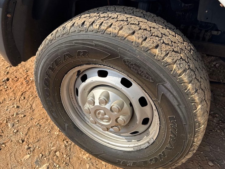 2012-dodge-ram-2500-image-24