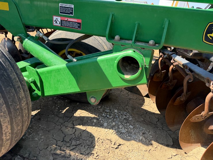john-deere-2623-image-61