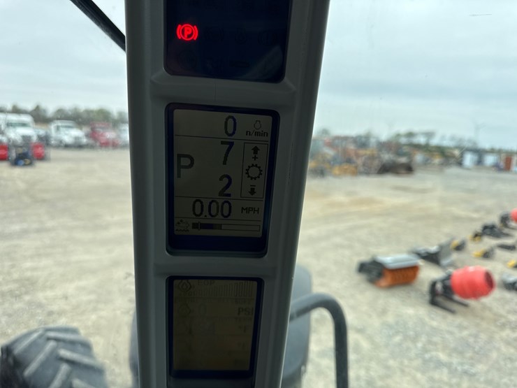 2015-new-holland-t8.410-image-48