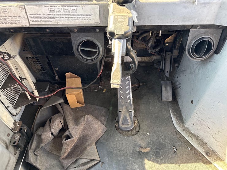 2013-kalmar-ottawa-4x2-image-11