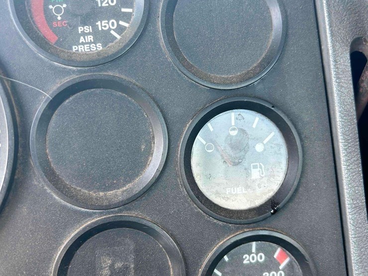 2000-mack-ch613-image-65