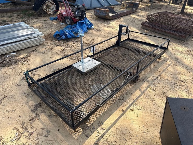 5300---3'-x-7.5'-hitch-mount-cargo-rack-image-3