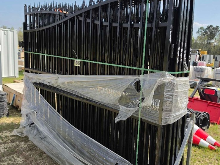 --absolute---new---double-black-iron-gates-image-1