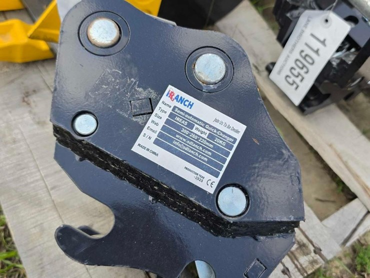 --absolute---new-excavator-quick-hitch-image-3