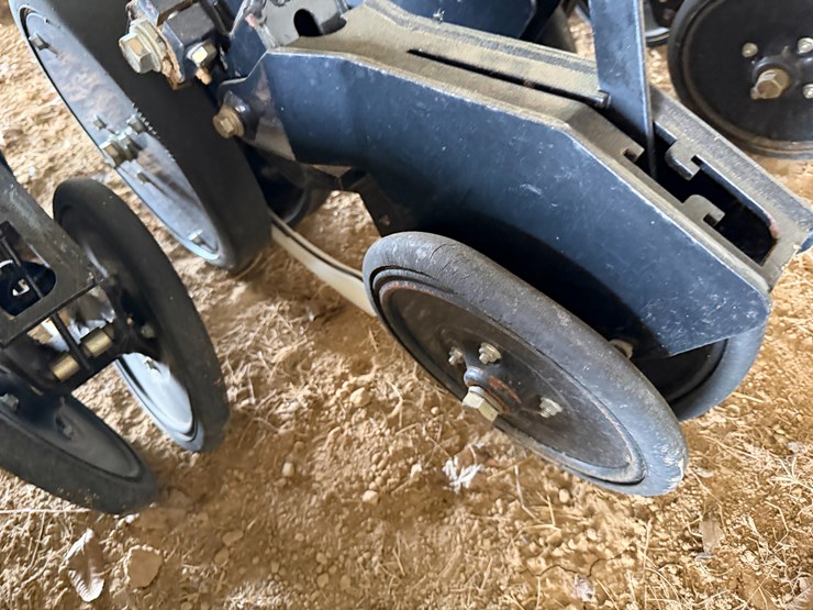 #40294-•-great-plains-2520-25'-grain-drill-image-21