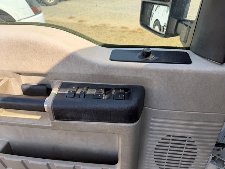 2010-ford-f350-image-59