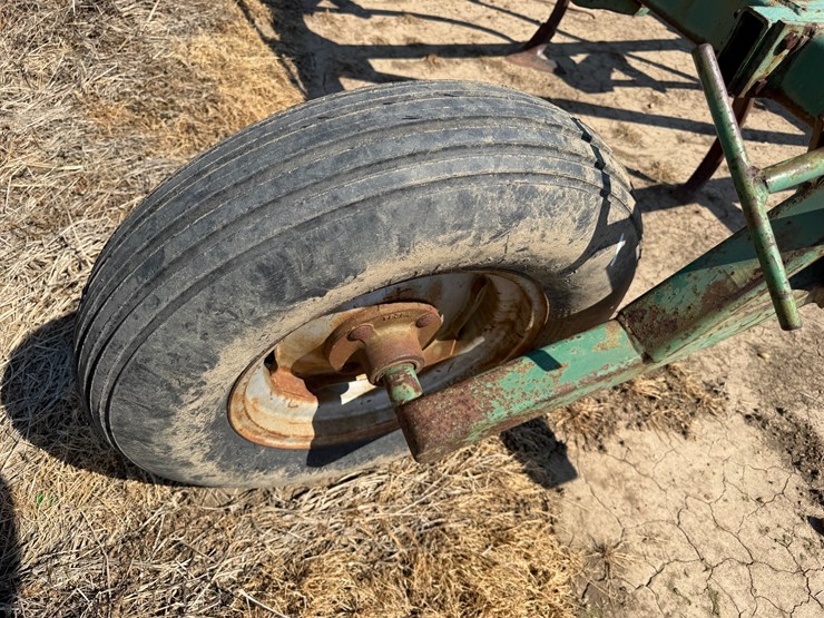 john-deere-16-image-6