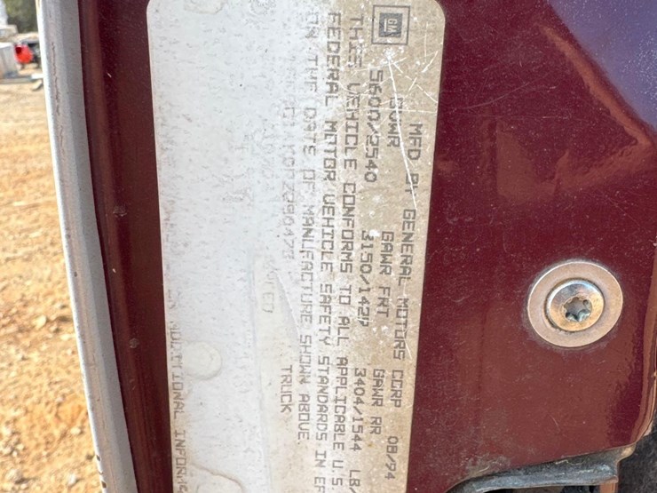 1994-cheverolt-1500-single-cab-pickup-truck-w/truck-topper-image-10