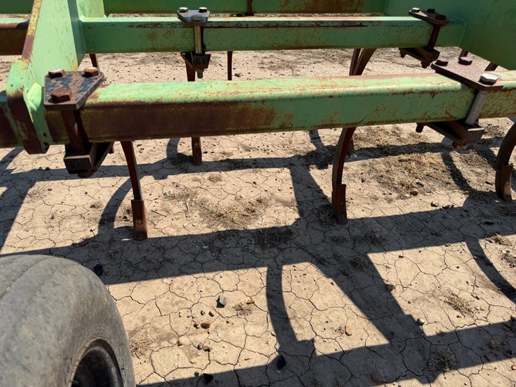 #40333-•-bigham-brothers-23'-chisel-plow-image-36