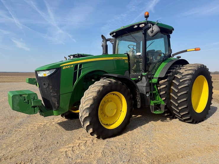 2017-john-deere-8320r-image-1