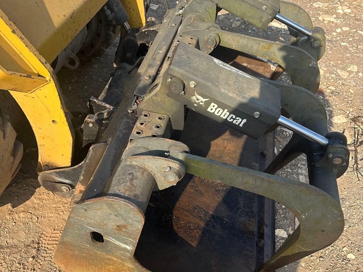 caterpillar-236d-image-12