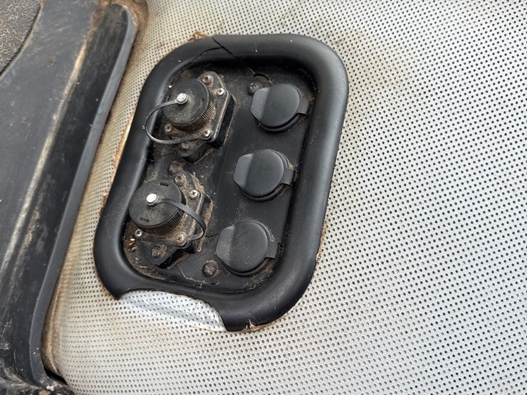 2015-new-holland-t8.410-image-44