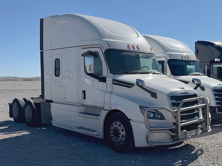 2020-freightliner-cascadia-126-image-1