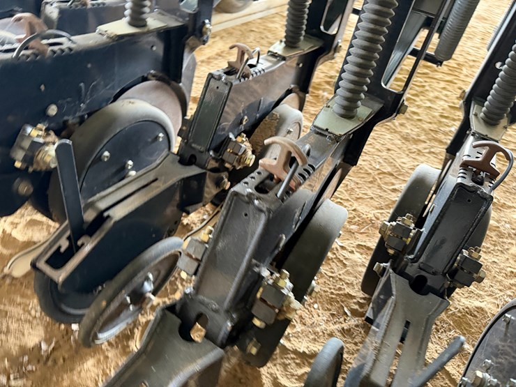 #40294-•-great-plains-2520-25'-grain-drill-image-70