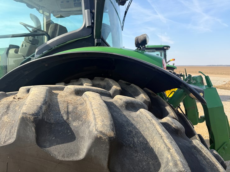 2017-john-deere-8320r-image-6