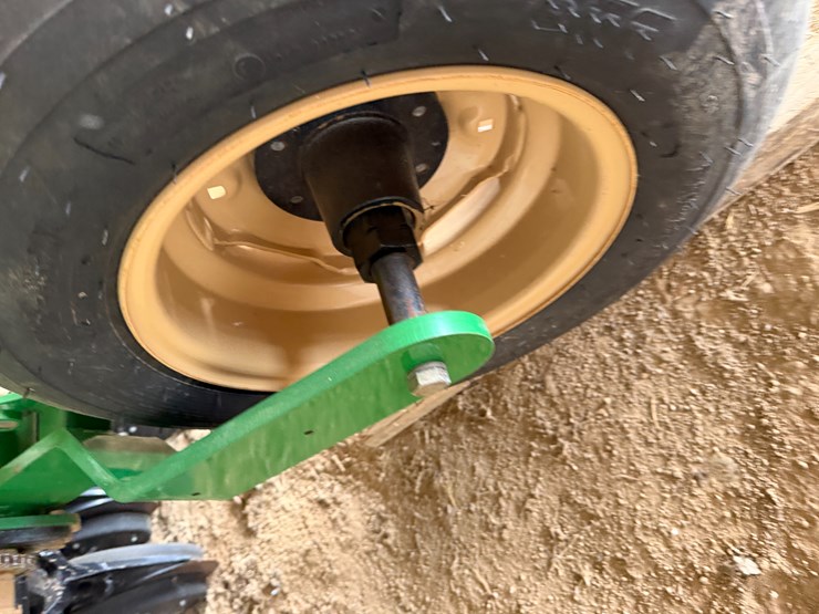 #40294-•-great-plains-2520-25'-grain-drill-image-9