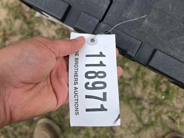 --pallet-of-misc.-heavy-equipment-parts-image-5