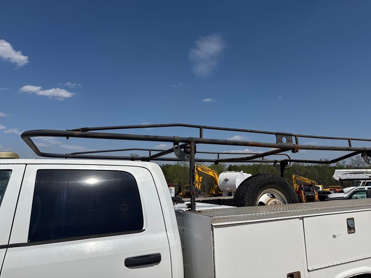 2012-dodge-ram-3500-image-12