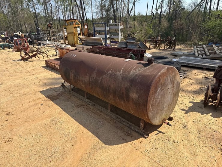5293---300-gal-fuel-tank-on-skids-image-2