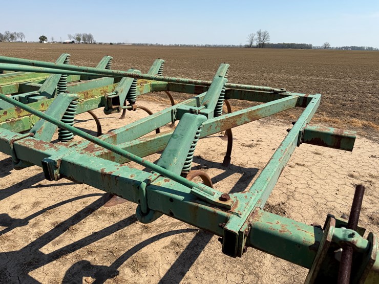 john-deere-16-image-28