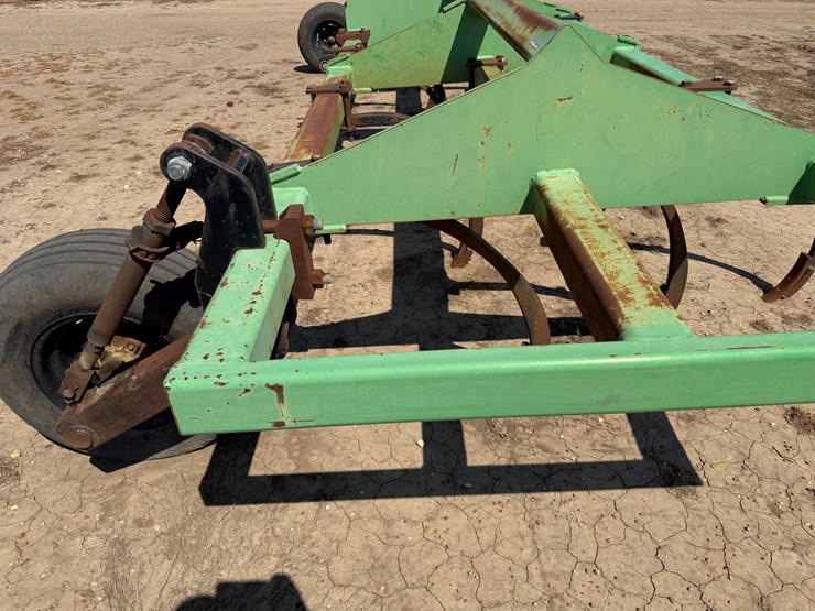 #40333-•-bigham-brothers-23'-chisel-plow-image-26