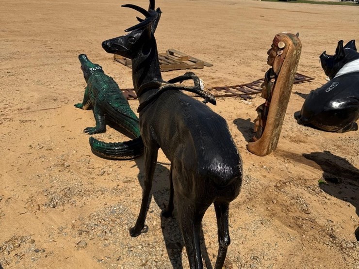 5277---wooden-deer-statue-image-4