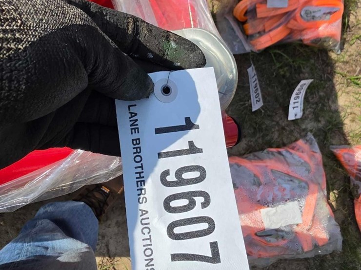 1049---absolute---new---wood-chipper-image-7