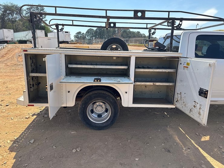 2012-dodge-ram-3500-image-10