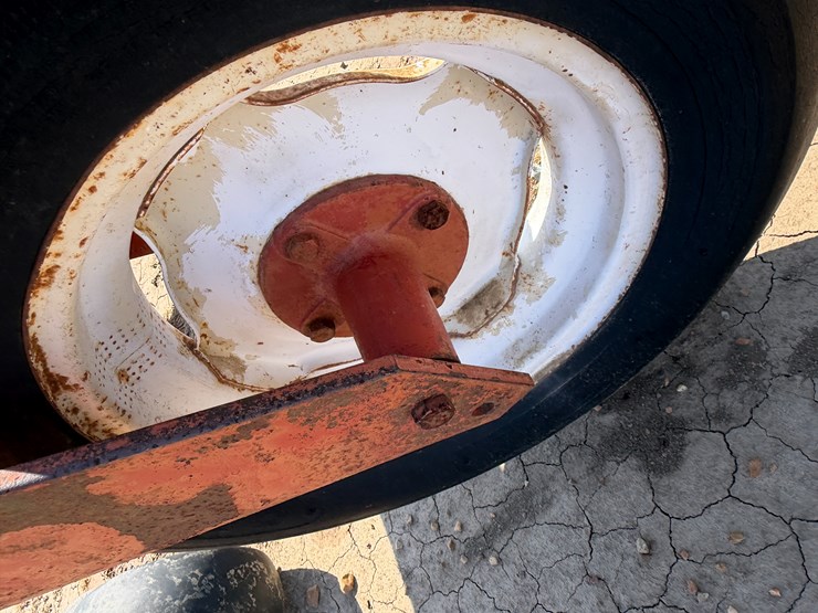 #40331-•-8-row-38"-cultivator-image-7