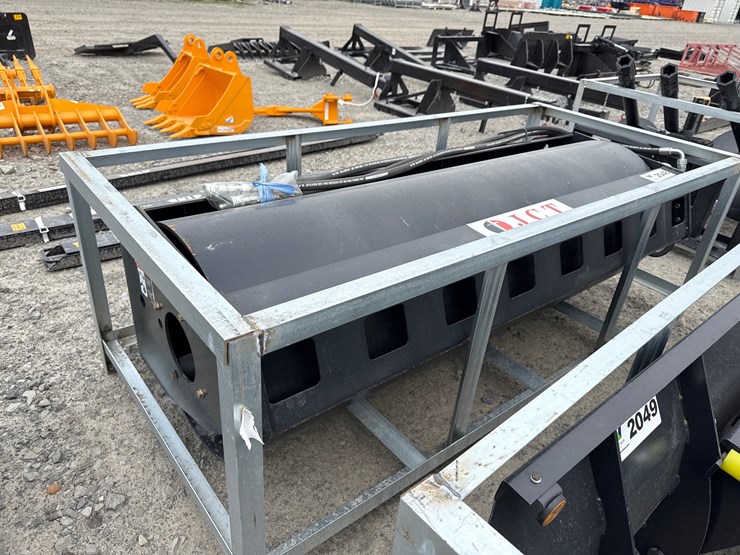#2048-•-unused-jtc-72"-skid-steer-vibratory-roller-inv#-40726-image-1
