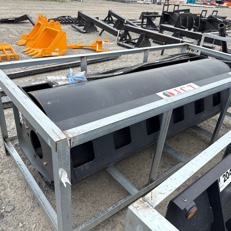 #2048 • Unused JTC 72" Skid Steer Vibratory Roller INV# 40726