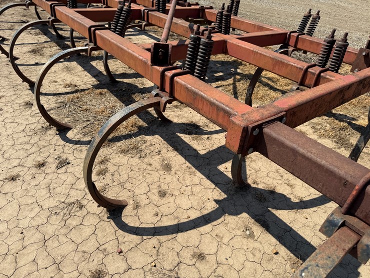 #40328-•-20'-chisel-plow-image-11
