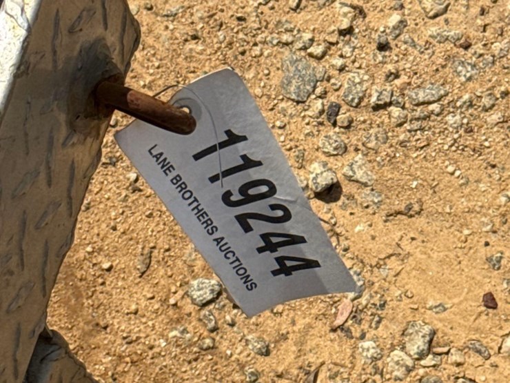 5286---tool-boxes-with-step-rails-image-5