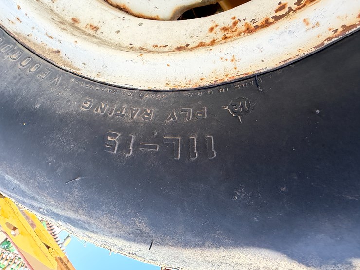 #40307-•-kbh-12-row-24"-500gal-knife-applicator-image-5