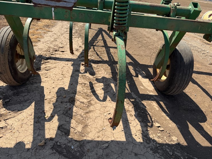 #40325-•-20'-chisel-plow-image-21