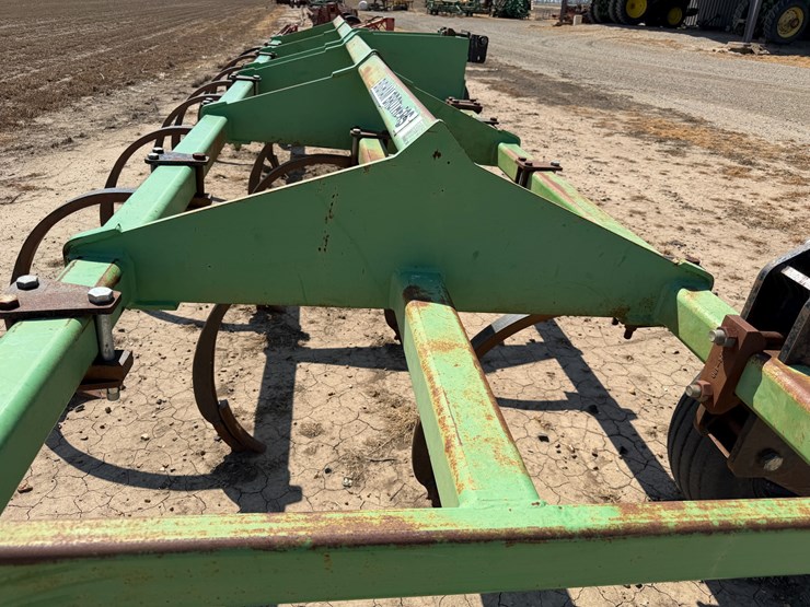 #40333-•-bigham-brothers-23'-chisel-plow-image-11