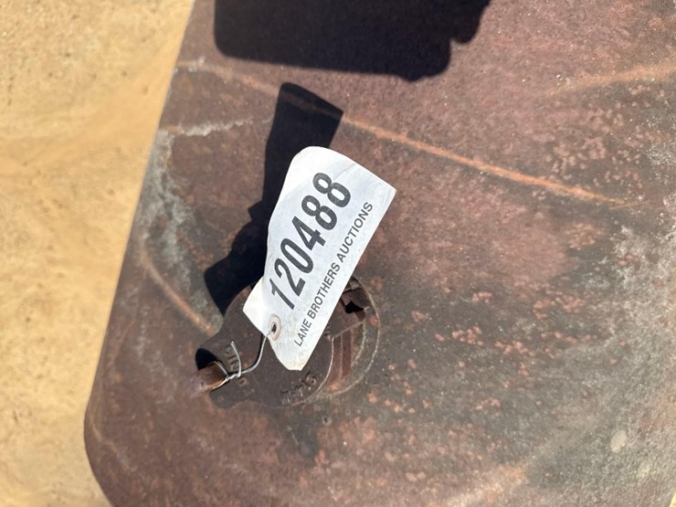 5293---300-gal-fuel-tank-on-skids-image-5