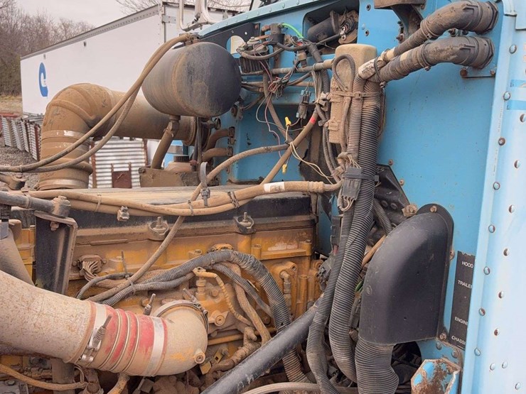 2005-peterbilt-378-image-22