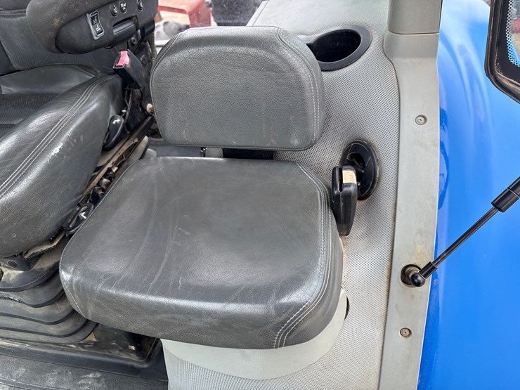 2015-new-holland-t8.410-image-40