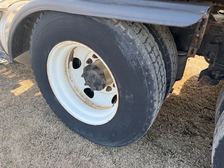 #40279-•-2007-volvo-vnl-t/a-daycab-truck-tractor-vin:-4v4nc9gg97n446542-image-7