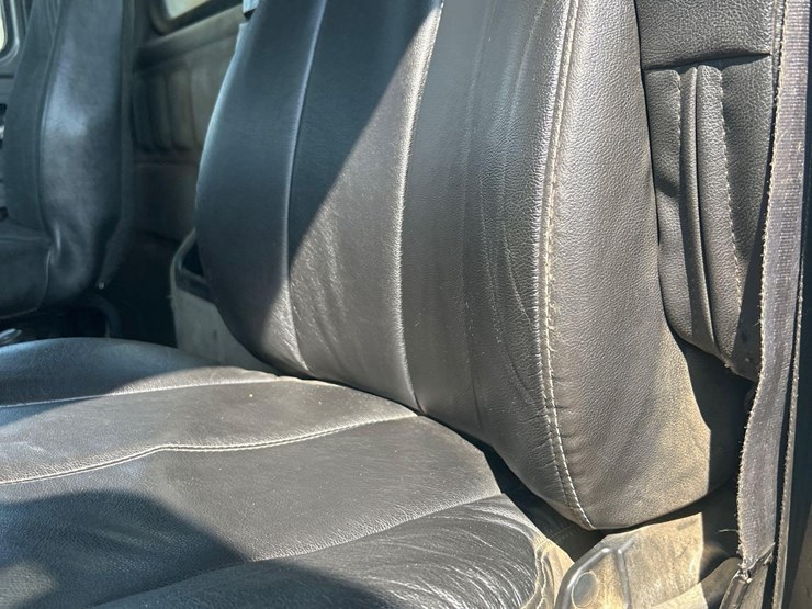 2000-mack-ch613-image-49