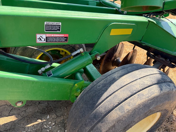 john-deere-2623-image-29