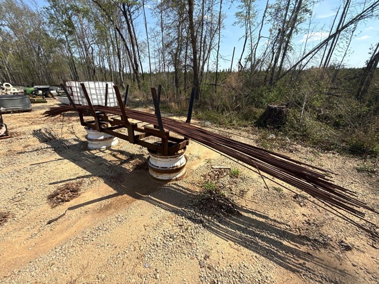 5279---metal-rack-&-69-pc-3/8"-rebar-image-2