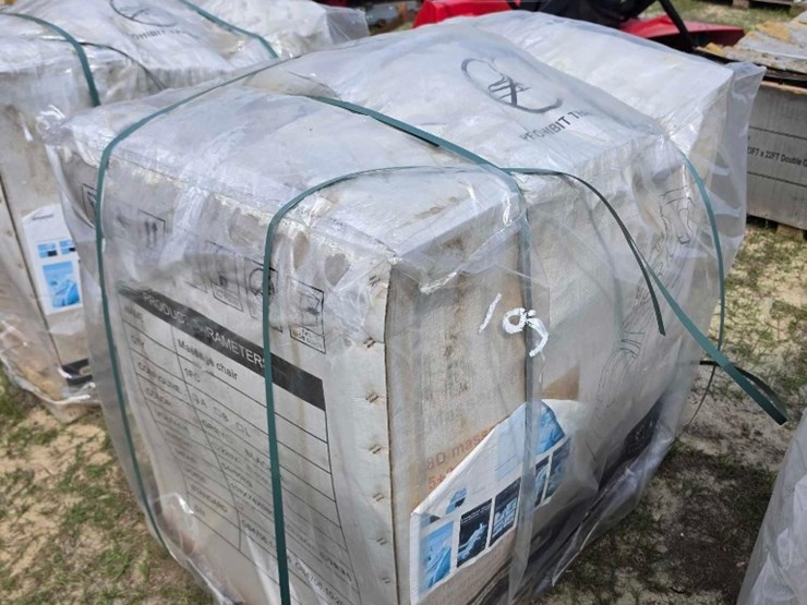 --absolute---new---high-end-massage-chair-image-1