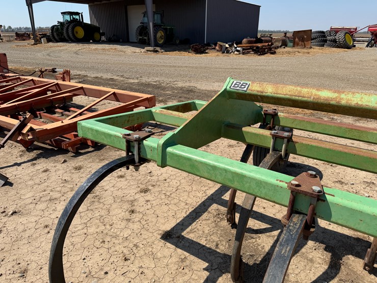 #40333-•-bigham-brothers-23'-chisel-plow-image-22