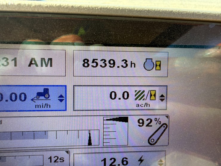 2011-john-deere-8285r-image-73