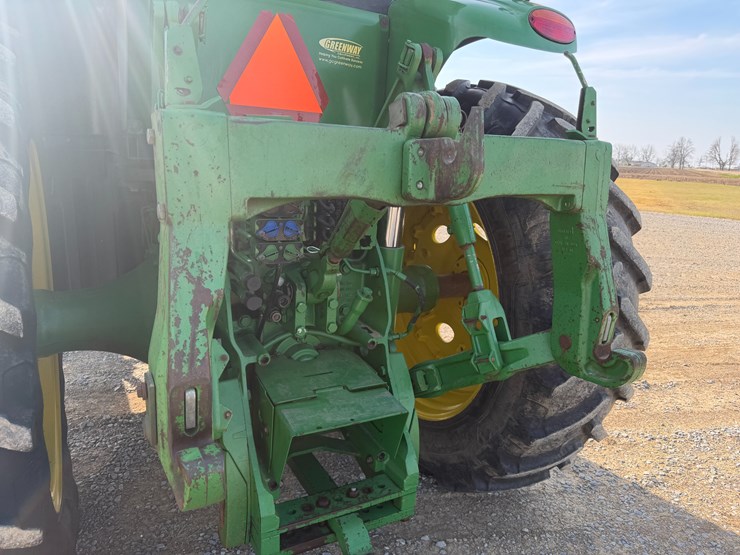 2011-john-deere-8285r-image-19