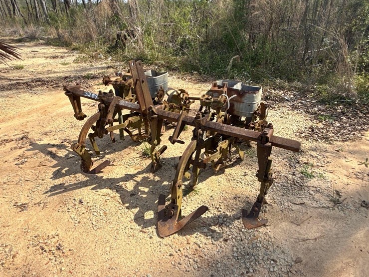 5289---2-row-cole-planter-image-2