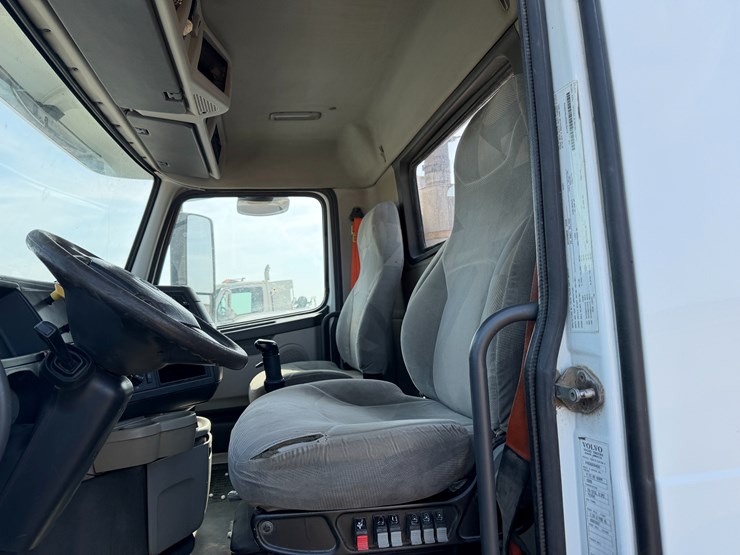 #40279-•-2007-volvo-vnl-t/a-daycab-truck-tractor-vin:-4v4nc9gg97n446542-image-59